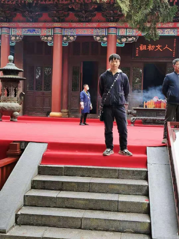 单身的小草的第三张照片--渭南王婆说媒